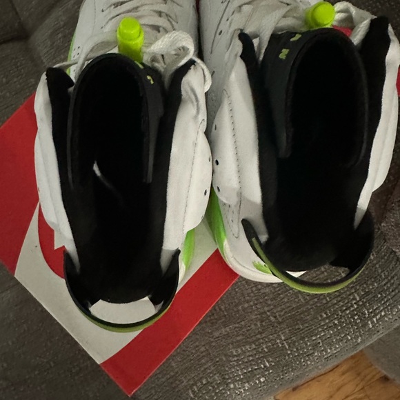 Jordan 6 Oregon - Picture 3 of 6